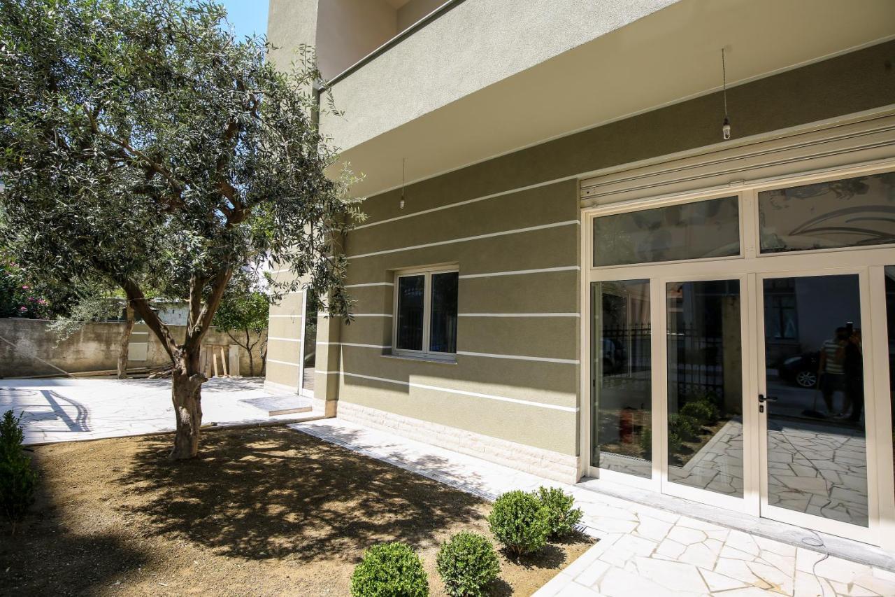 Hotel Vila Stefa Vlorë Buitenkant foto