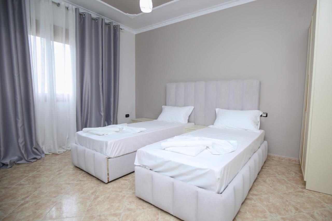 Hotel Vila Stefa Vlorë Buitenkant foto