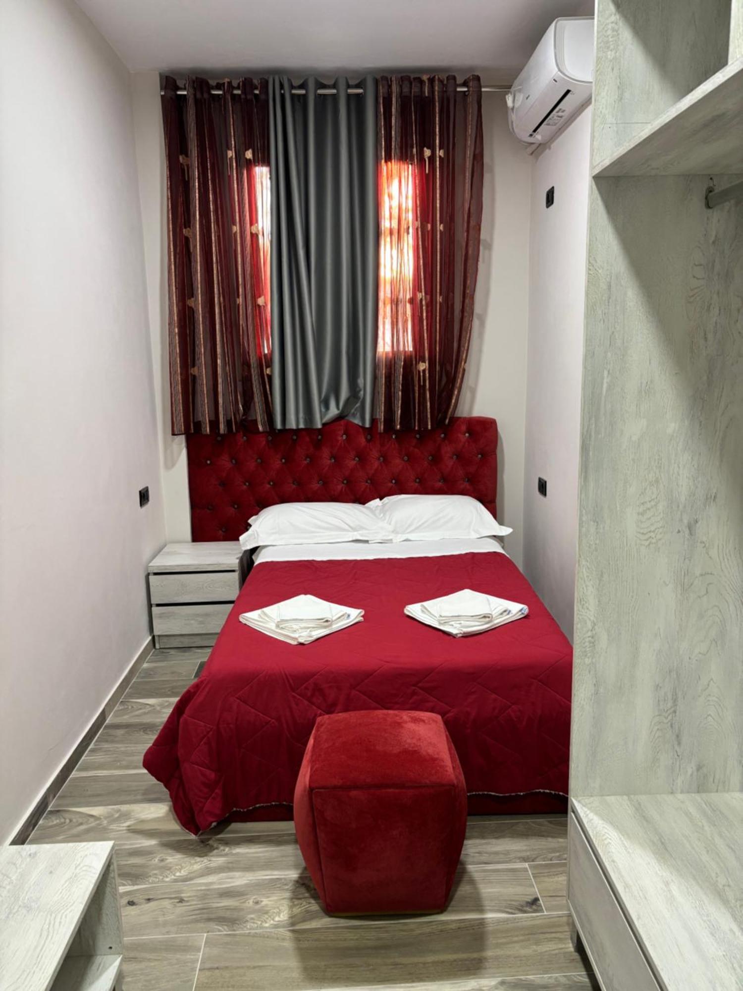 Hotel Vila Stefa Vlorë Buitenkant foto